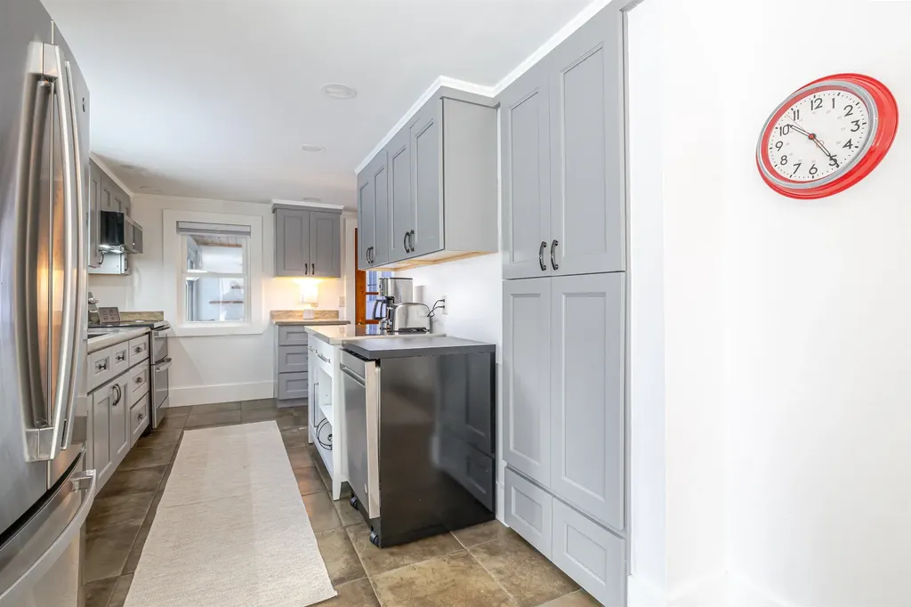 22 Indian Ridge Road Hopkinton NH 03229