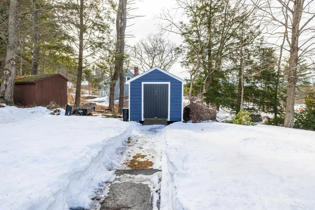 22 Indian Ridge Road Hopkinton NH 03229