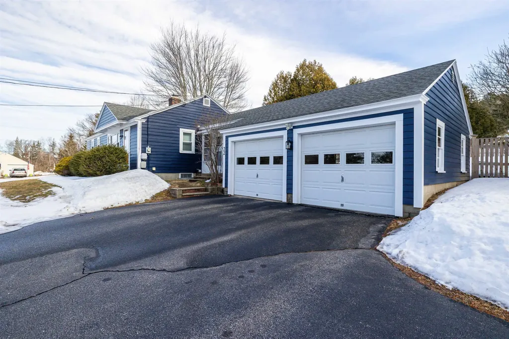 22 Indian Ridge Road Hopkinton NH 03229