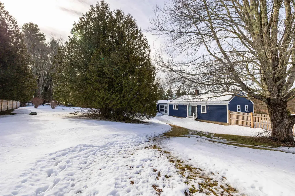 22 Indian Ridge Road Hopkinton NH 03229