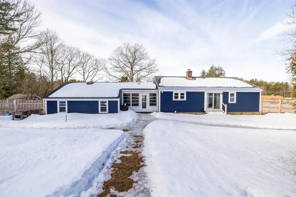22 Indian Ridge Road Hopkinton NH 03229