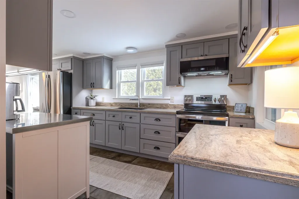 22 Indian Ridge Road Hopkinton NH 03229