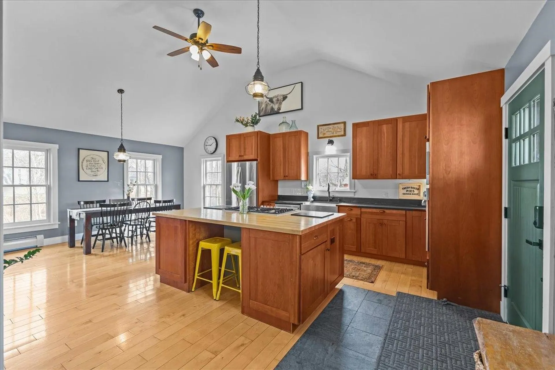 896 East Road Colchester VT 05446