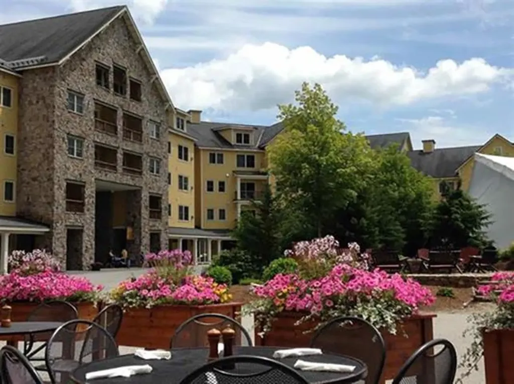 211/213 Qtr. I Jackson Gore Inn Ludlow VT 05149