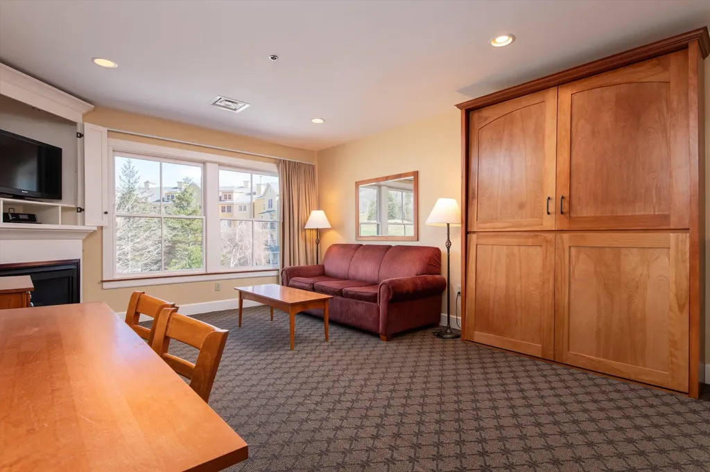 211/213 Qtr. I Jackson Gore Inn Ludlow VT 05149