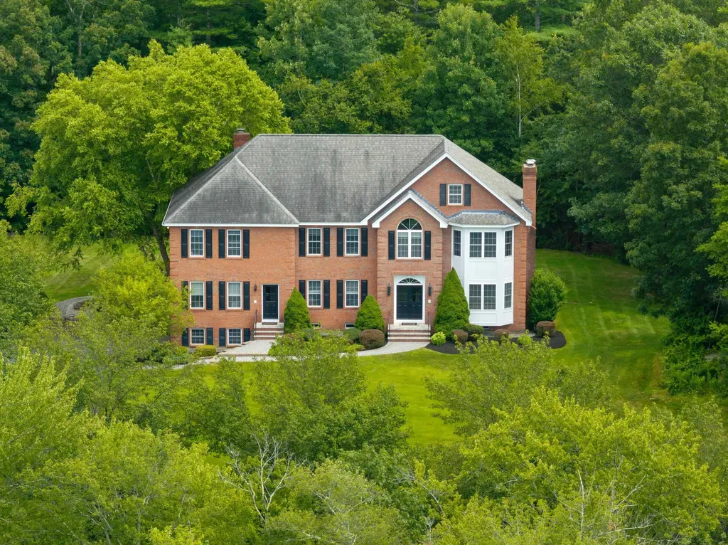 8 Arcadia Lane Salem NH 03079