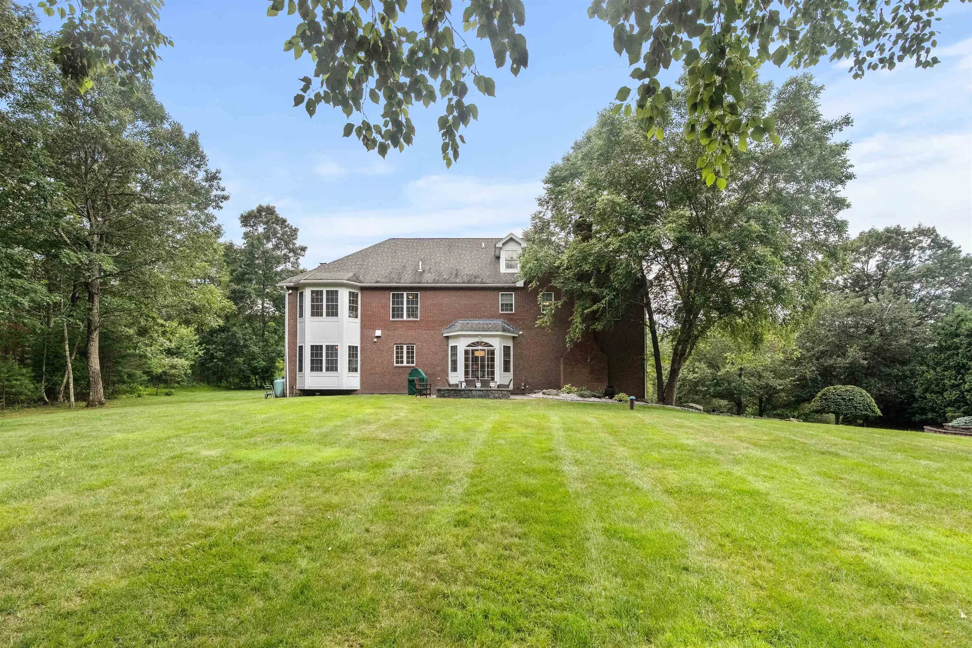 8 Arcadia Lane Salem NH 03079