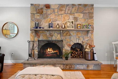 8 Arcadia Lane Salem NH 03079