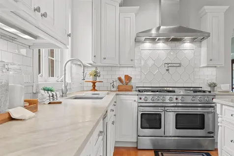 8 Arcadia Lane Salem NH 03079