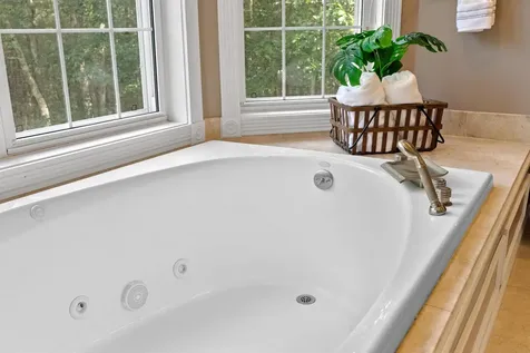 8 Arcadia Lane Salem NH 03079