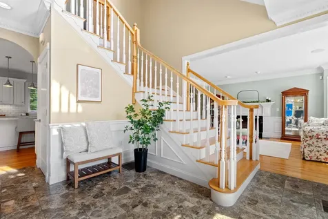 8 Arcadia Lane Salem NH 03079