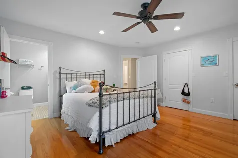 8 Arcadia Lane Salem NH 03079