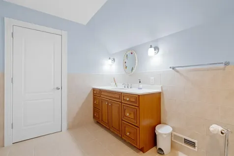 8 Arcadia Lane Salem NH 03079