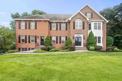 8 Arcadia Lane Salem NH 03079