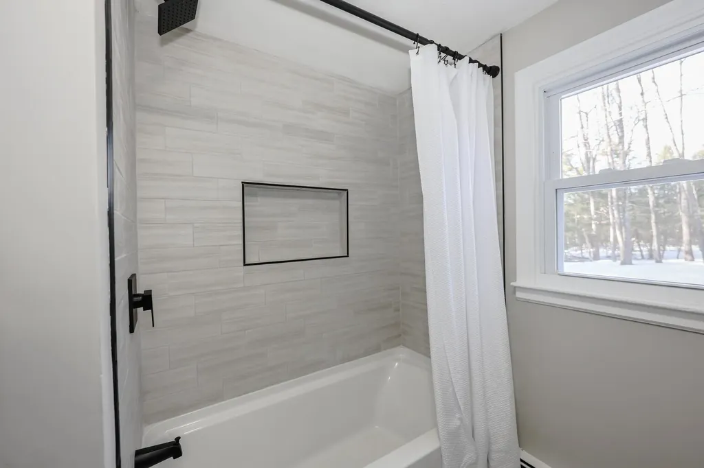 39 Hunter Drive Epping NH 03042
