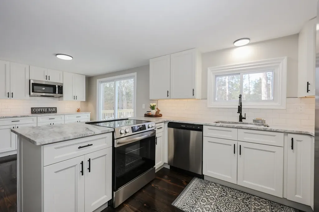 39 Hunter Drive Epping NH 03042