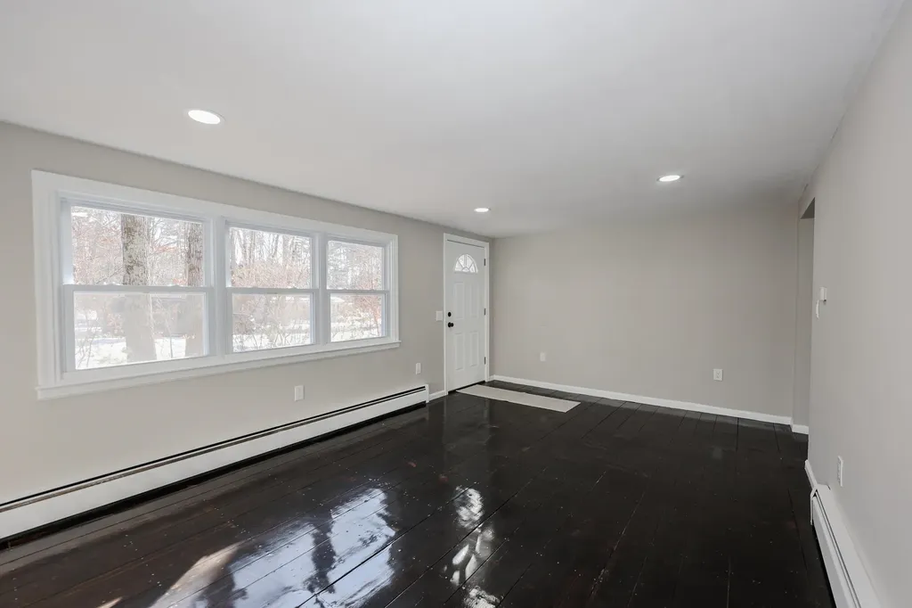 39 Hunter Drive Epping NH 03042