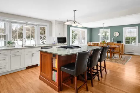 6 Meloon Road Greenland NH 03840