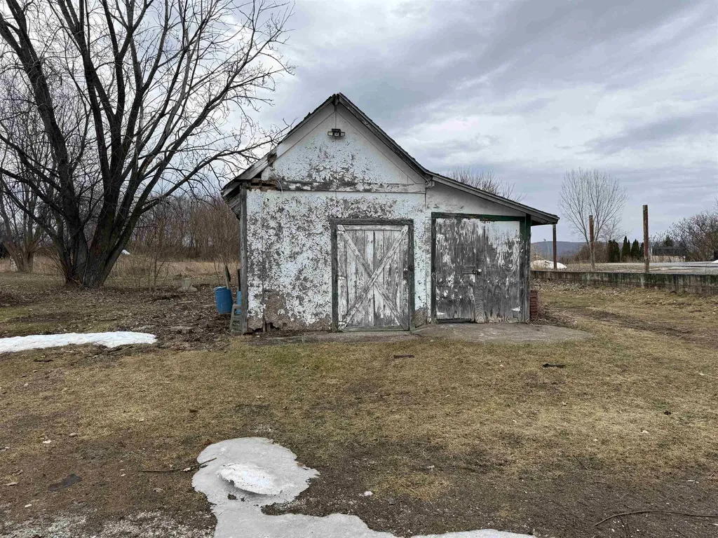 2459 Highgate Road Swanton VT 05478