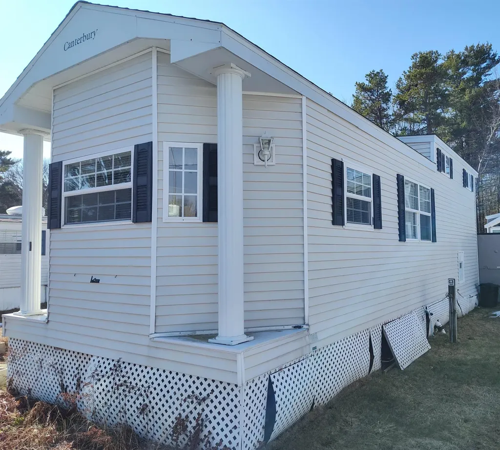 1733 Post Road Wells ME 04090