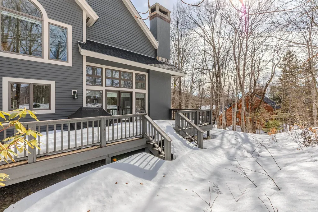 3 Linscott Road Winhall VT 05340