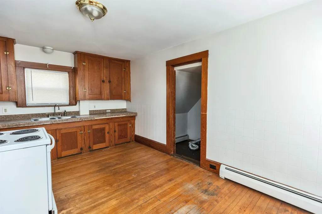 326 Lake Avenue Manchester NH 03103