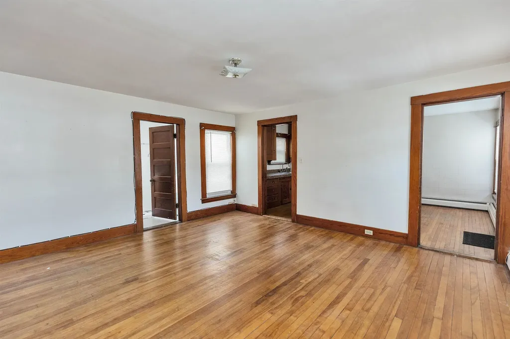 326 Lake Avenue Manchester NH 03103