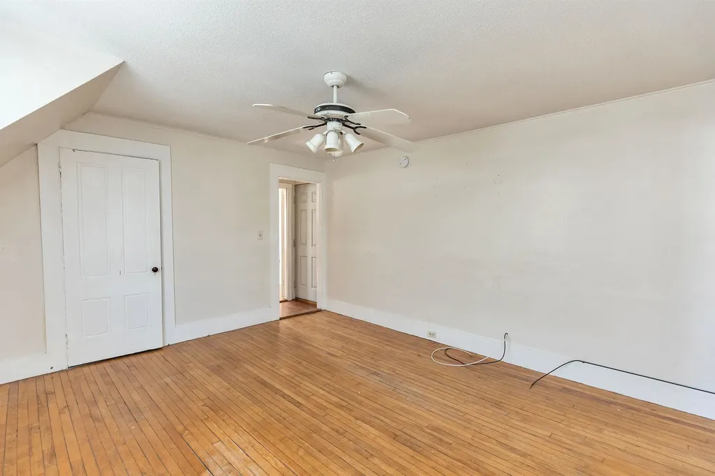 326 Lake Avenue Manchester NH 03103