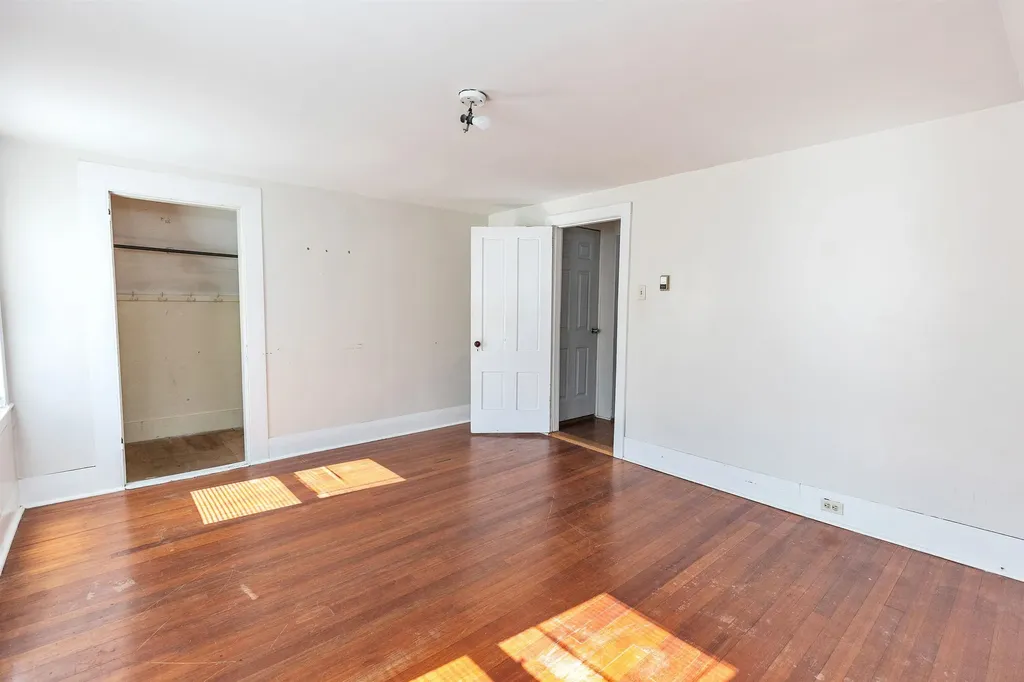 326 Lake Avenue Manchester NH 03103