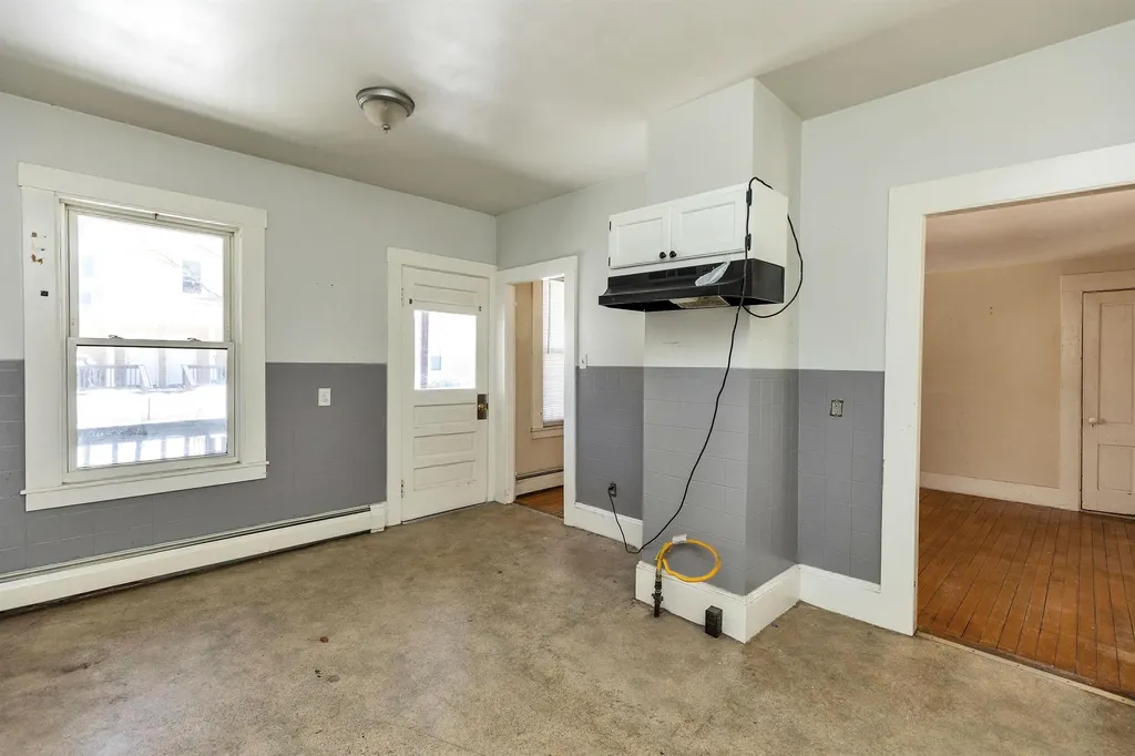 326 Lake Avenue Manchester NH 03103