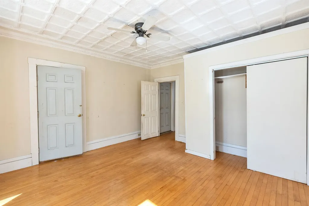 326 Lake Avenue Manchester NH 03103