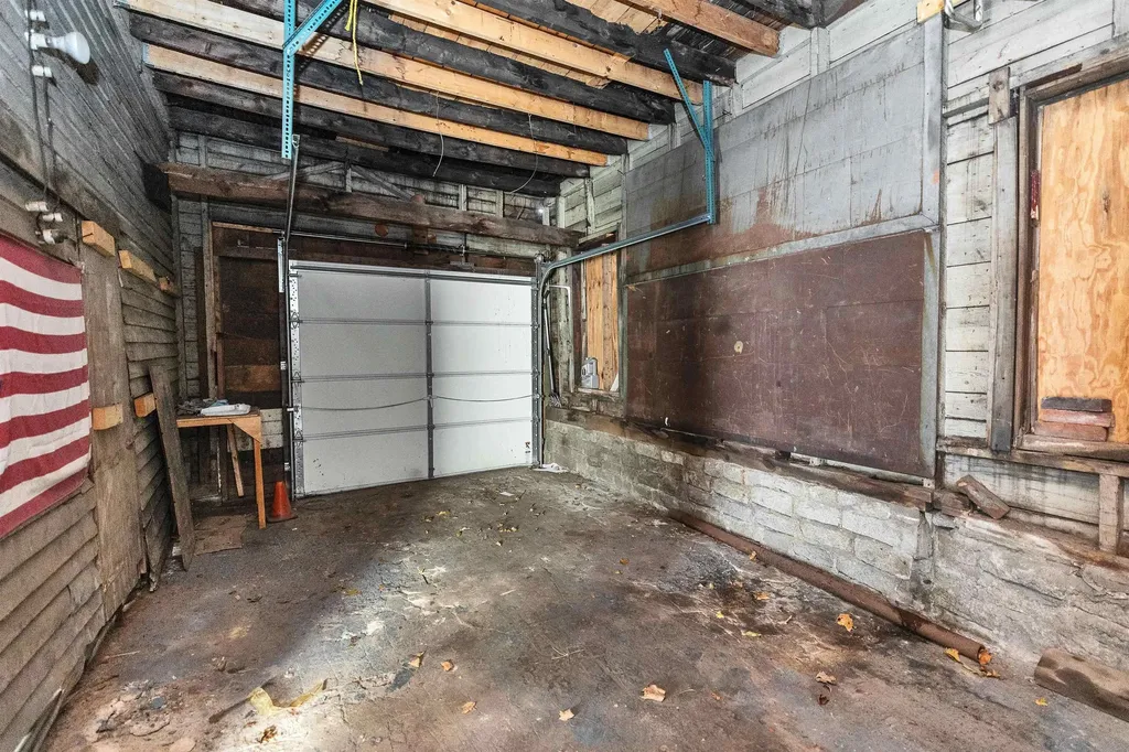 326 Lake Avenue Manchester NH 03103