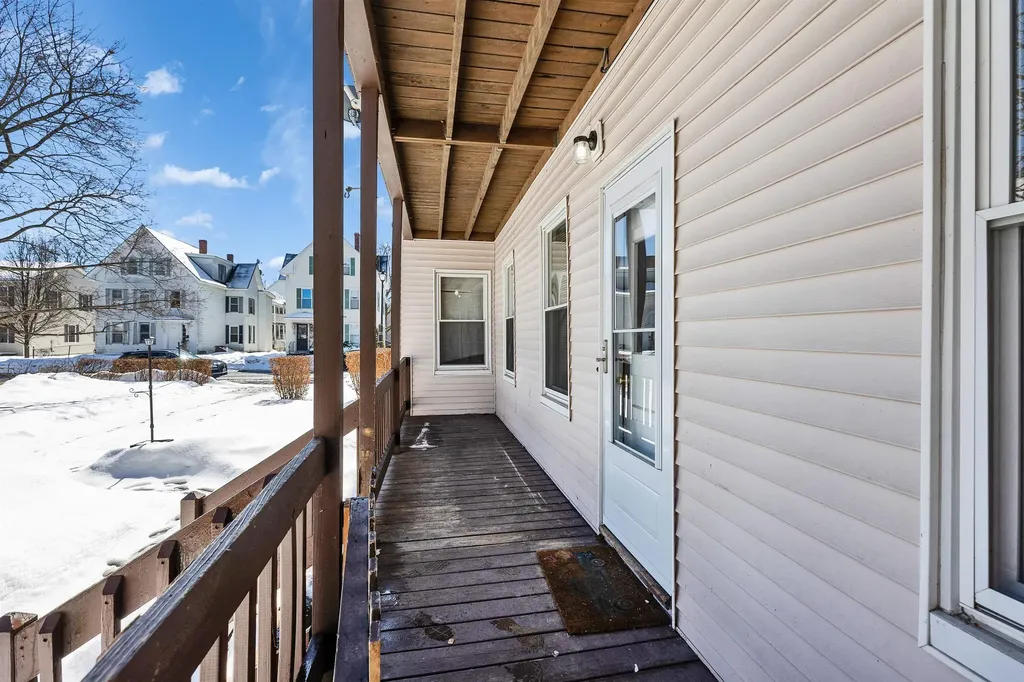 326 Lake Avenue Manchester NH 03103