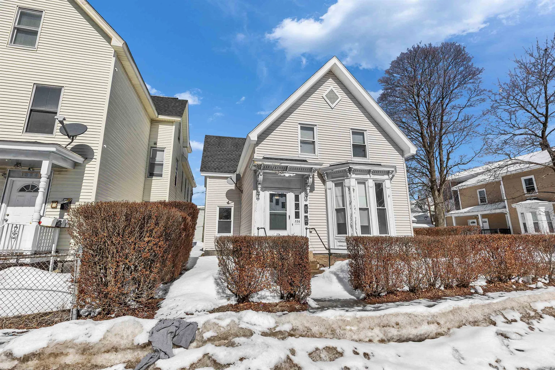 326 Lake Avenue Manchester NH 03103