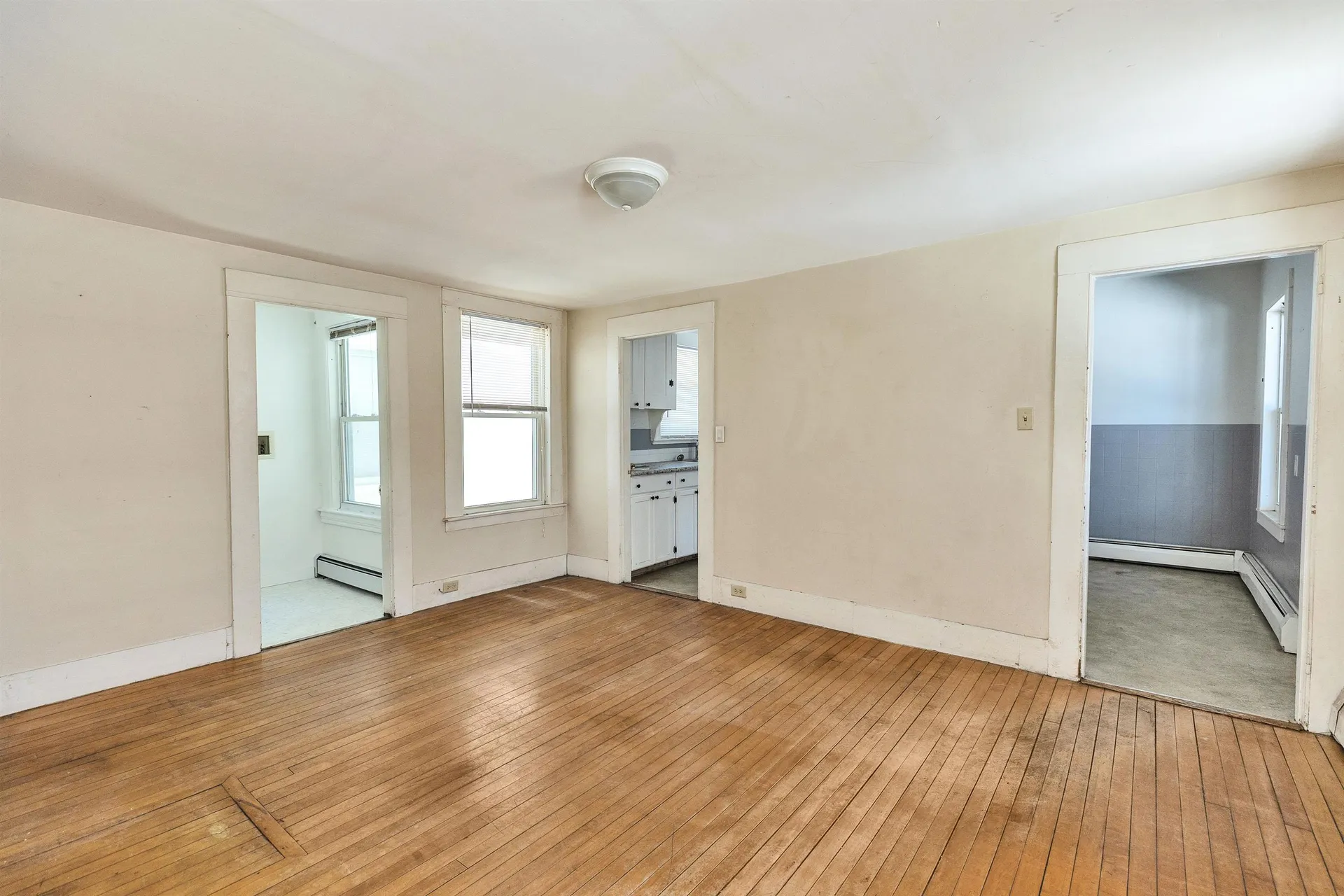 326 Lake Avenue Manchester NH 03103
