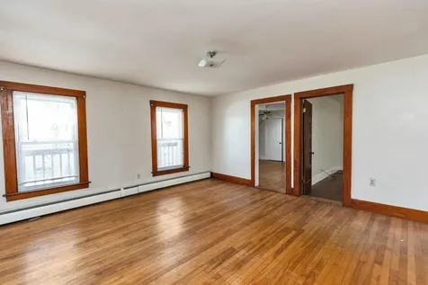 326 Lake Avenue Manchester NH 03103