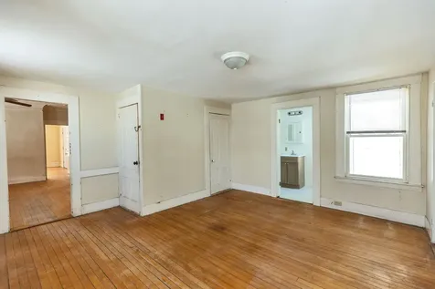 326 Lake Avenue Manchester NH 03103