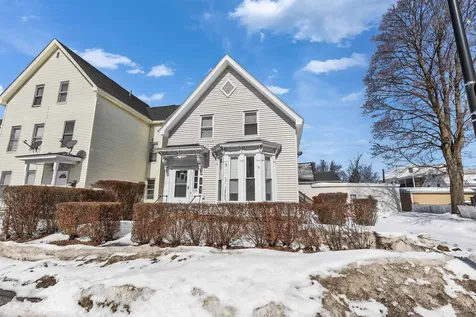 326 Lake Avenue Manchester NH 03103