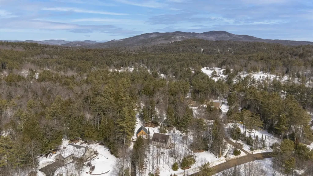 136 Stone Bridge Road Wilmot NH 03287