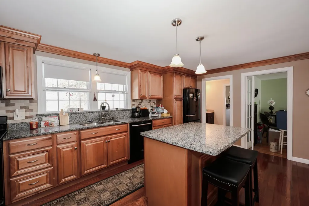 21 Todd Road Nashua NH 03064
