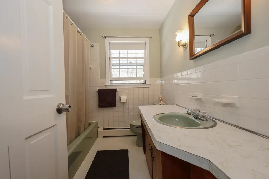 21 Todd Road Nashua NH 03064