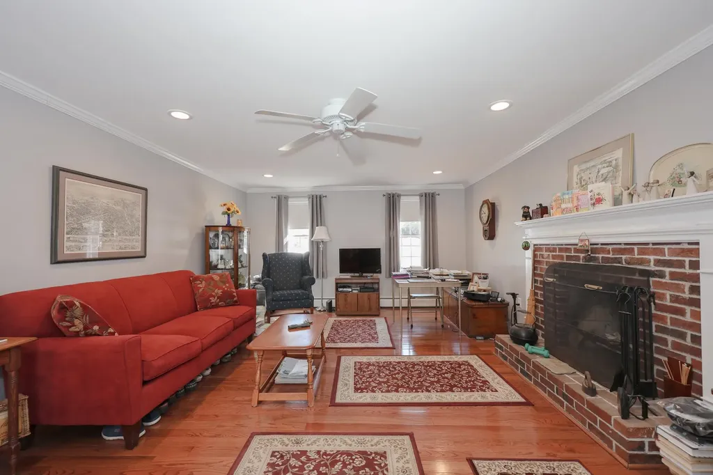 21 Todd Road Nashua NH 03064