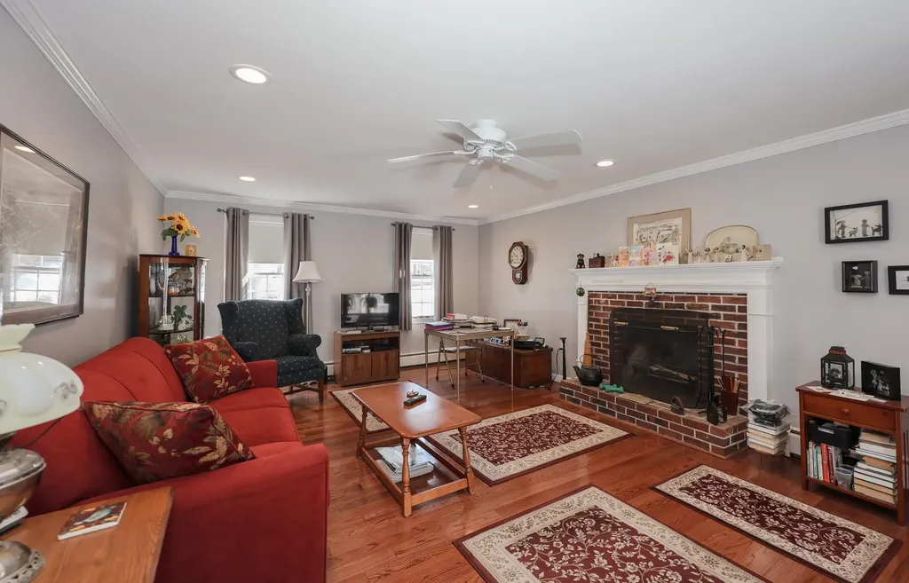 21 Todd Road Nashua NH 03064