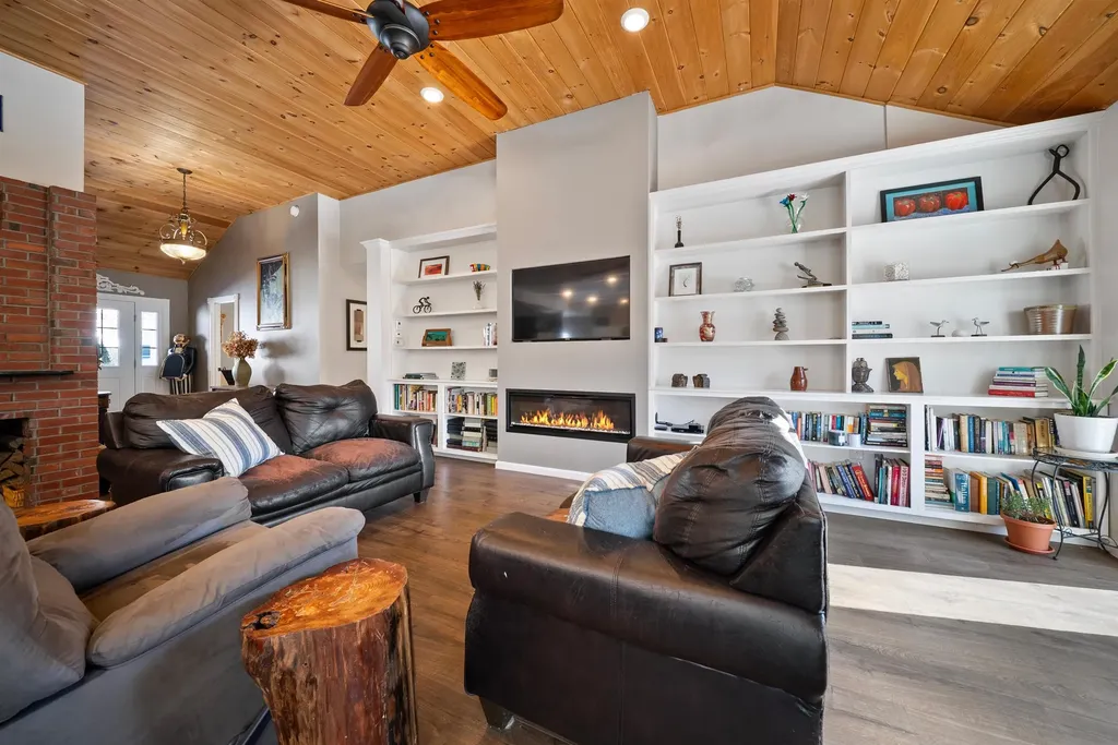 15 Churchill Way Lebanon NH 03766