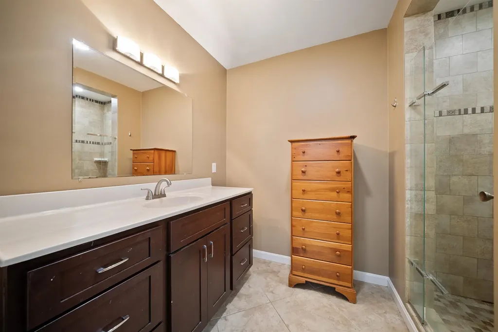 15 Churchill Way Lebanon NH 03766