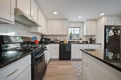 15 Churchill Way Lebanon NH 03766