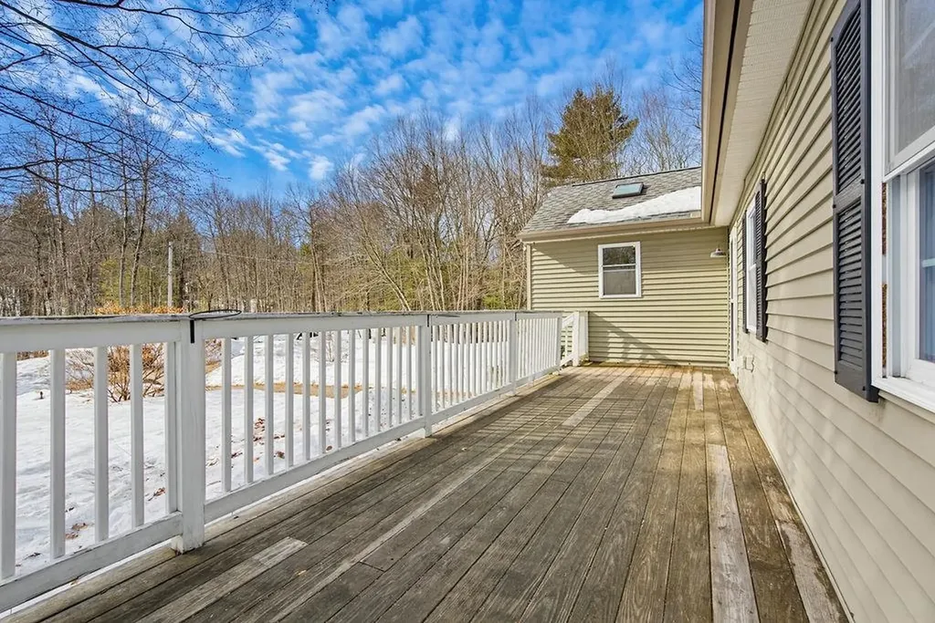 246 Cooper Hill Road Nottingham NH 03290