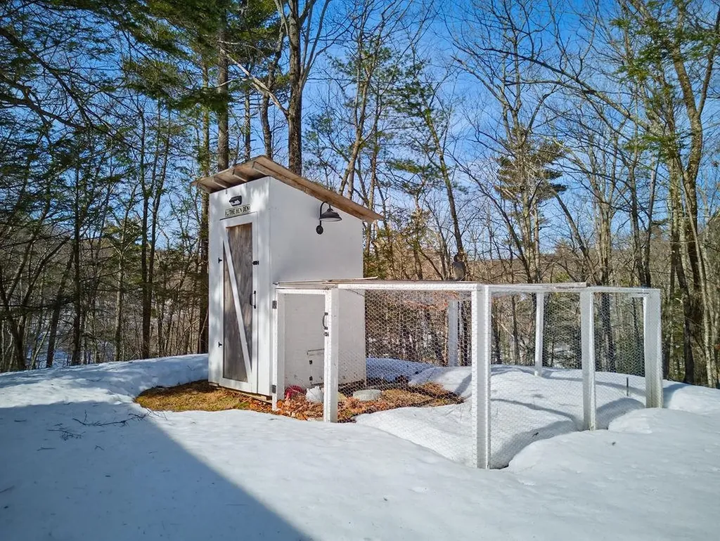 246 Cooper Hill Road Nottingham NH 03290