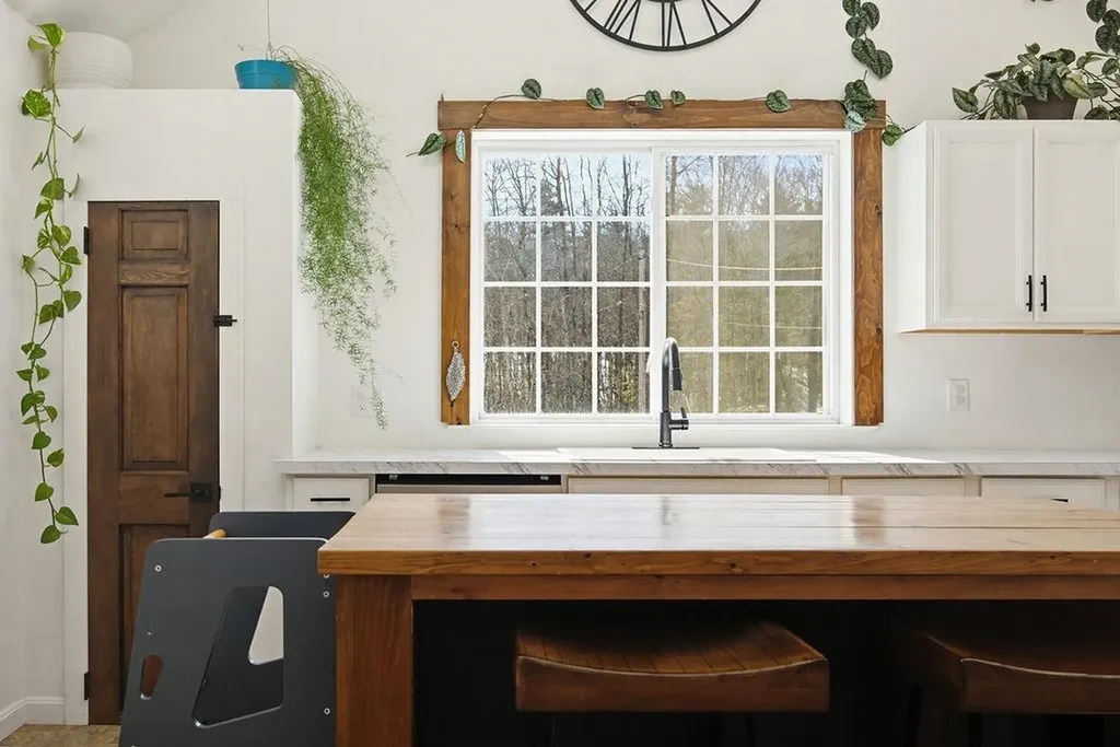 246 Cooper Hill Road Nottingham NH 03290