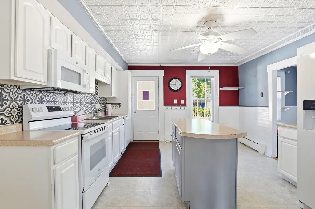 29 Elkins Street Franklin NH 03235